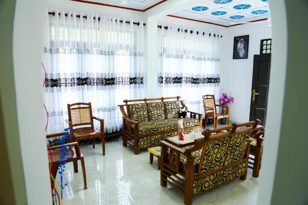 Indusara Villa Bentota Exteriör bild