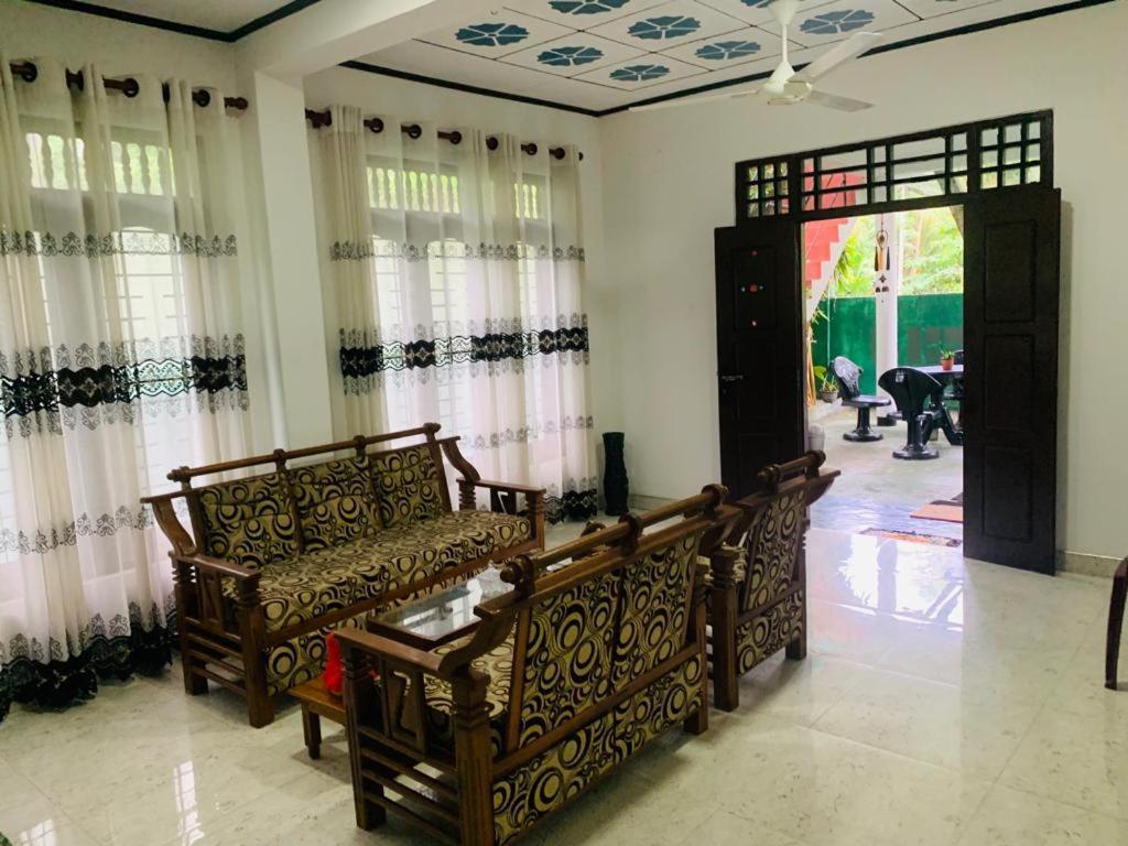 Indusara Villa Bentota Exteriör bild